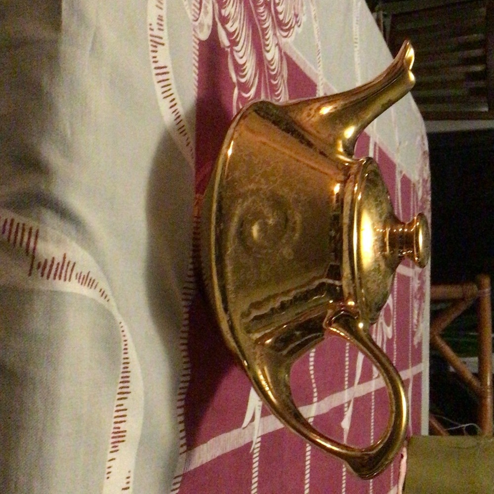 Pearl Gold Teapot - Picture 2 of 5